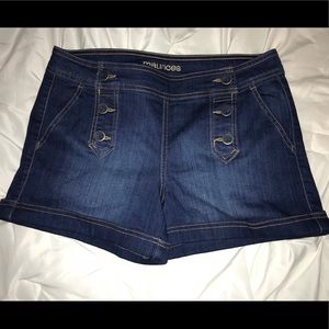 Maurice’s jean shorts size: 9/10